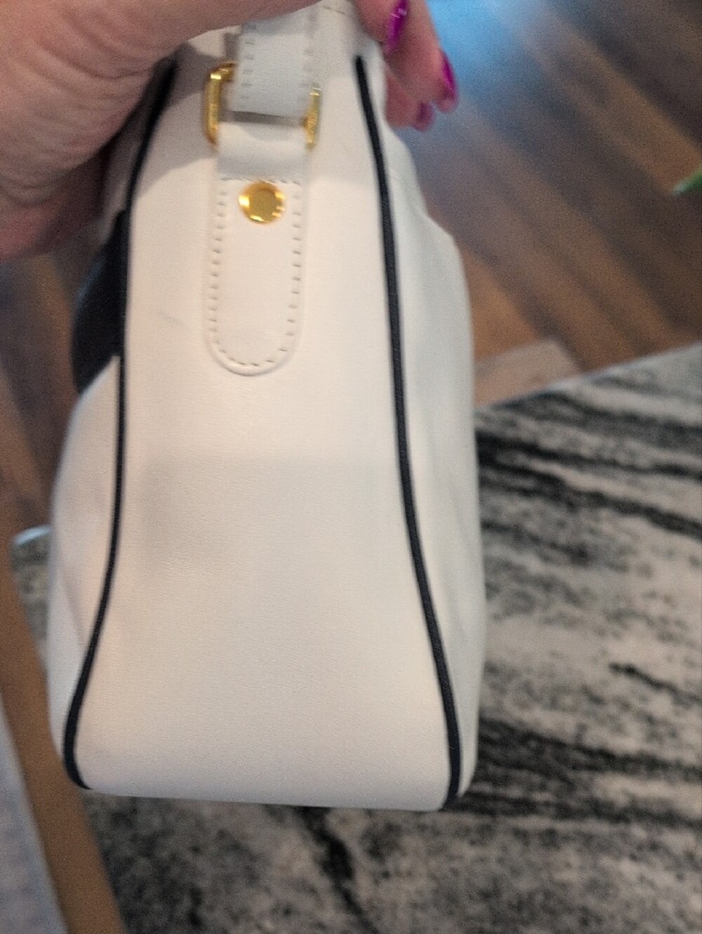 Etienne Aigner Cream and Black Leather Shoulder Bag with Matching Black Wallet - Picture 5 of 16